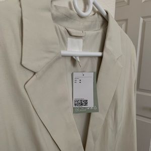 NWT H&M Cream Oversized Blazer